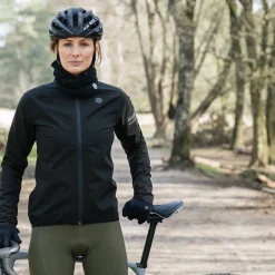 AGU Essential Rain II Regnjakke Wmn Sort -Cykelshorts Butik AGU Essential Rain II Regnjakke Wmn 1663156936 02